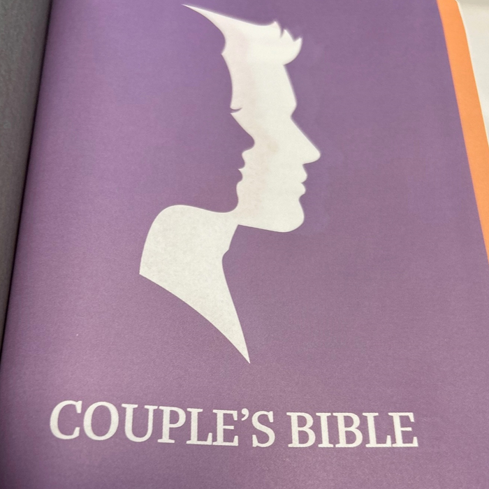 NKJV Couple's Bible by Safeliz